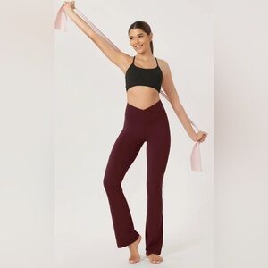 Ododos NWOT Cross Waist Workout Yoga Flare in Burgundy, Size Small